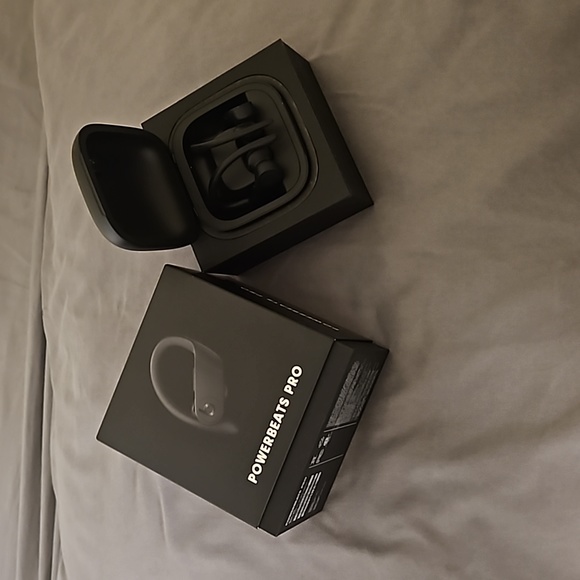 PowerBeats Pro - Picture 2 of 3